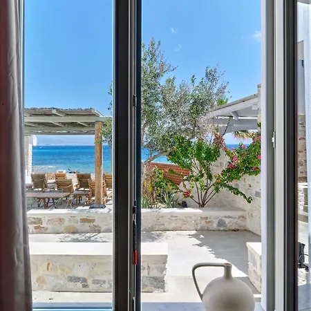 Magoo 3* لوغاراس