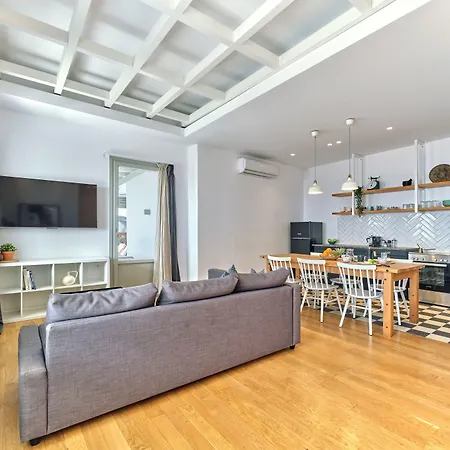 Magoo لوغاراس